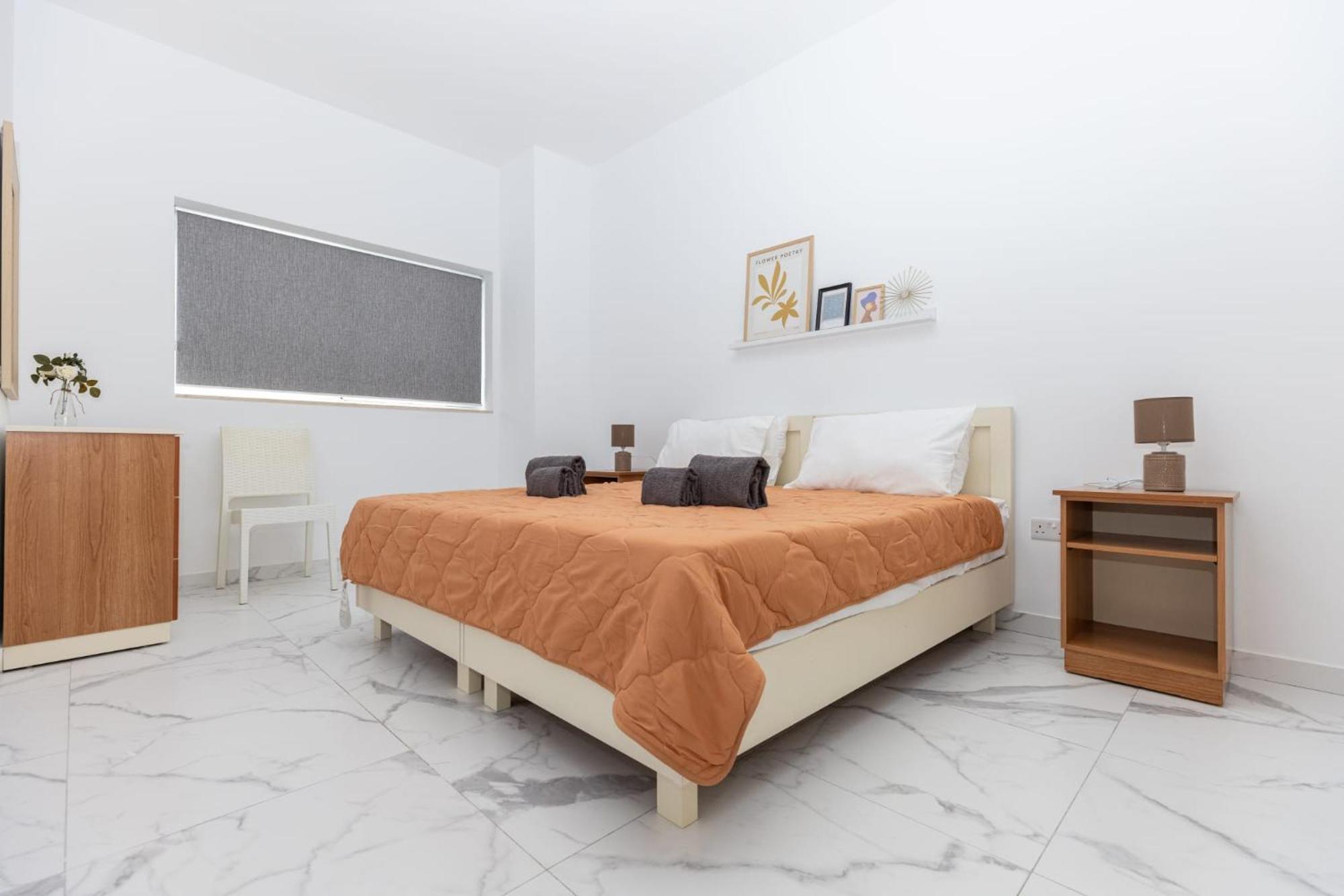 Bordino 2 Bedroom Apartment Сент-Полс-Бей Экстерьер фото